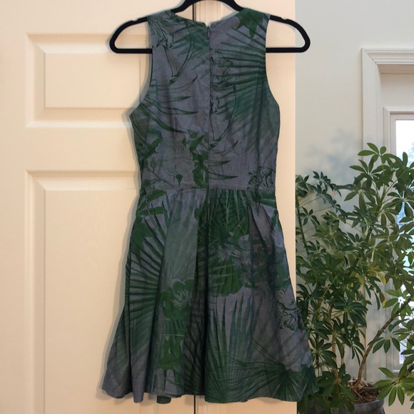 GAP Fit and Flare Dress - Picture 3 of 3